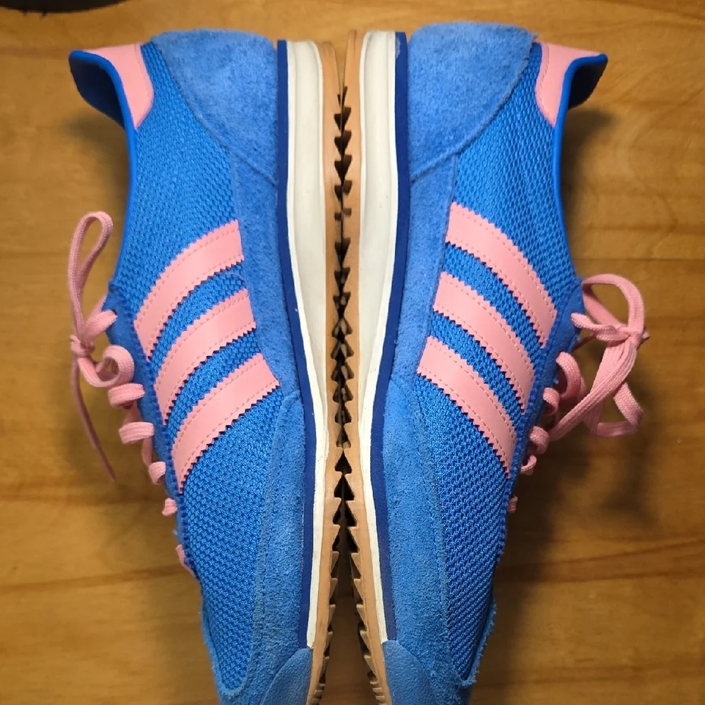 adidas Women’s Blue and Pink Sneakers